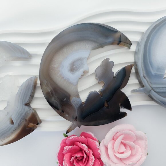 Druzy Agate Fairy on the Moon Crystal Carving - Picture 2 of 12